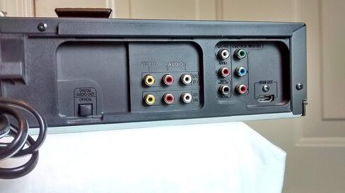 سامسونج DVD-V9700 HIFI ستيريو DVD وVCR كومبو مسجل 4 رأس دوار. مسجل فيديو رقمي - بدون موالف مع HDMI، DVIX، DTS المحيطي، DOLBY DIGITSL. جهاز التحكم عن بعد + أسلاك موصل AV (متجددة) in Kuwait