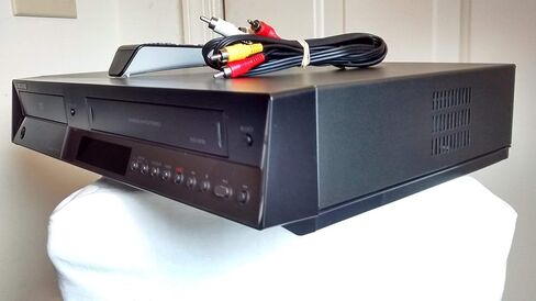 سامسونج DVD-V9700 HIFI ستيريو DVD وVCR كومبو مسجل 4 رأس دوار. مسجل فيديو رقمي - بدون موالف مع HDMI، DVIX، DTS المحيطي، DOLBY DIGITSL. جهاز التحكم عن بعد + أسلاك موصل AV (متجددة) in Kuwait