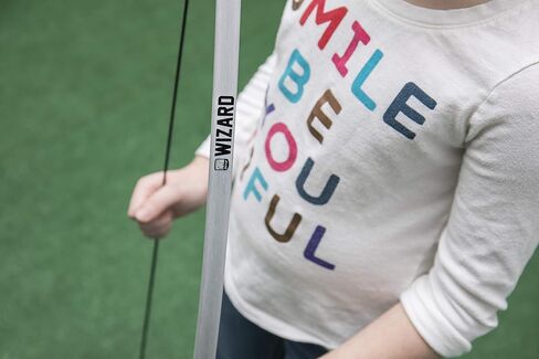 Bear Archery Wizard Youth Bow Set Includes Arrows Recommended for Ages 5 to 10 (Right Hand/Left Hand) in Saudi Arabia