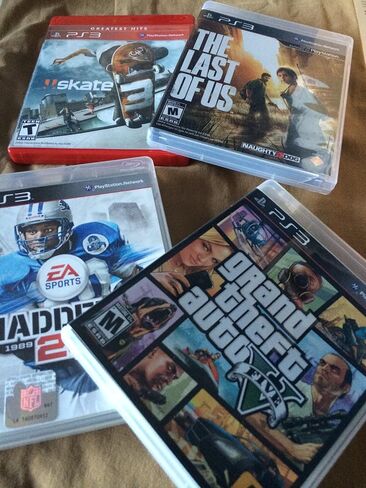 PS3 500GB The Last of Us Bundle (Renewed) in Saudi Arabia