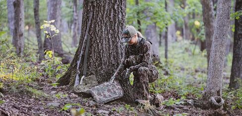ALPS OutdoorZ Summit Trail Seat – Self-Inflating Lightweight Hunting Seat Cushion in Mossy Oak Greenleaf with Insulated Padding, Non-Slip Base & Compact Stuff Sack for Hunting, Camping & Hiking in Saudi Arabia