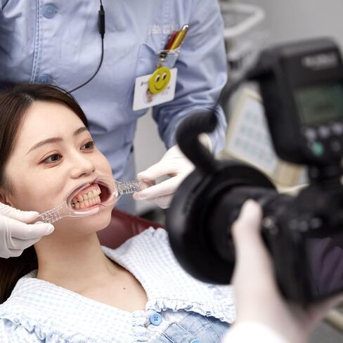 Flashpoint MF-R76S+ TTL Macro Dental Ring Flash متوافق مع كاميرات سوني، GN74 Macro Ringlight مع بطارية قابلة لإعادة التدوير، 0.1-1 ثانية، حلقات محول 49-77 مم للتصوير عن قرب وتصوير الأسنان in Kuwait