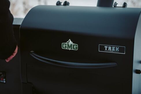 Green Mountain Grills Trek Prime 2.0 Portable Pellet Grill with Cover, WiFi Smart Control, 12V Power, Wood Pellet Smoker for Camping, Tailgating & RV Use, Compact BBQ Grill in Saudi Arabia