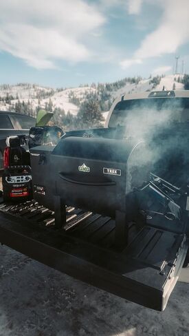 Green Mountain Grills Trek Prime 2.0 Portable Pellet Grill with Cover, WiFi Smart Control, 12V Power, Wood Pellet Smoker for Camping, Tailgating & RV Use, Compact BBQ Grill in Saudi Arabia