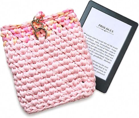 Handmade Pink Crochet Kindle Cover with Heart Snap – Premium Recycled Cotton T-Shirt Yarn Protective Sleeve for Kindle Paperwhite, Oasis & e-Readers – Cozy Gift for Book Lovers in Saudi Arabia