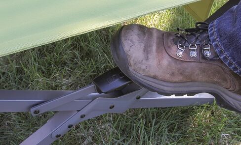 سرير Coleman Trailhead قابل للطي سهل الخطوات مع قفل للقدم، سرير تخييم مع طاولة جانبية قابلة للإزالة وجيب، يدعم ما يصل إلى 300 رطل، رائع للتخييم، والاسترخاء، والنوم المرتفع، والضيوف، والمزيد in Saudi Arabia