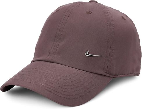 قبعة Nike Dri-FIT Club للبالغين من الجنسين غير منظمة معدنية على شكل حرف Swoosh | رجل وامرأة in Saudi Arabia