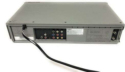 Sanyo DVD/VCR Combo, DVW-7200 (Renewed) in Saudi Arabia