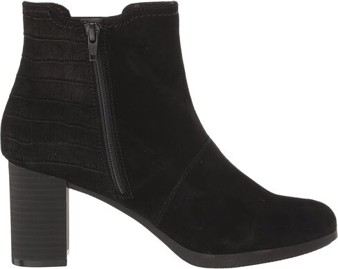 حذاء نسائي من Clarks بتصميم Bayla Rose in Saudi Arabia