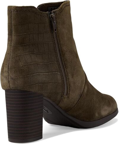 حذاء نسائي من Clarks بتصميم Bayla Rose in Saudi Arabia