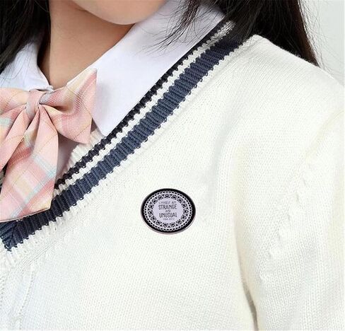 أنا نفسي كلمات غريبة وغير عادية دبوس ملابس أشكال مختلفة خطوط فيلم الرعب شارة بروش دبوس أبيض وأسود بروش هالوين التلبيب شارة الملابس وقبعة الديكور in Kuwait