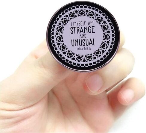 أنا نفسي كلمات غريبة وغير عادية دبوس ملابس أشكال مختلفة خطوط فيلم الرعب شارة بروش دبوس أبيض وأسود بروش هالوين التلبيب شارة الملابس وقبعة الديكور in Kuwait