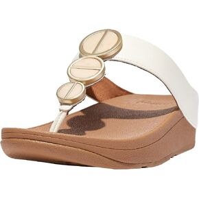 صندل نسائي من FitFlop بحواف معدنية ومقدمة مدببة