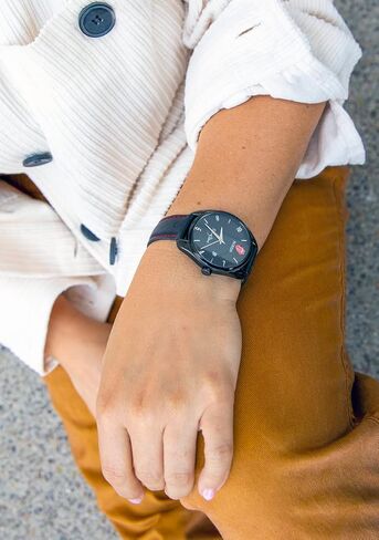 نيكسون رولينج ستونز ثاليا ليذر in Kuwait