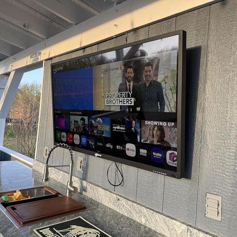 تلفزيون خارجي 360SPB مقاس 65 بوصة، تلفزيون خارجي 4K، تلفزيون خارجي عالي الجودة 1000 شمعة في المتر المربع، تلفزيون IP65 مقاوم للماء، أجهزة تلفزيون مقاومة للطقس مع جهاز تحكم عن بعد مساعد صوتي، متوافق مع دولبي، أجهزة تلفزيون خارجية للباحات والرياضة in Kuwait