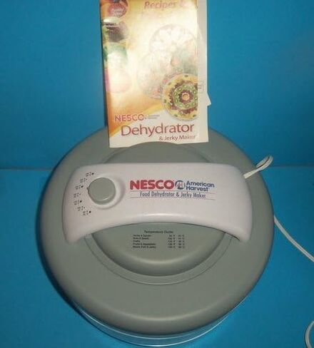 Nesco American Harvest FD-61 Snackmaster Encore Dehydrator and Jerky Maker, Garden, Lawn, Maintenance in Saudi Arabia