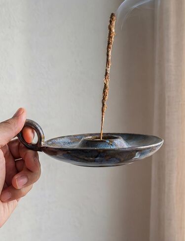 حامل بخور أخضر لامع من Klin-Transformation Glaze، مصنوع يدويًا من السيراميك بألوان متدفقة فريدة ومقبض للمريمية وبالو سانتو، جيد للتأمل وهدية اليوغا in Kuwait