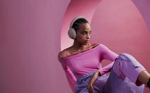 Sony WH-1000XM5 Noise Canceling Wireless Headphones - 30hr Battery Life - Over-Ear Style - Optimized for Alexa and Google Assistant - Built-in mic for Calls - Smoky Pink in Saudi Arabia