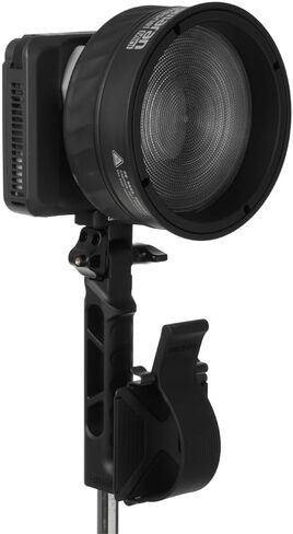 Amaran Mini Fresnel، عدسة Bowens Mount Fresnel المدمجة للغاية لـ amaran Ray 60c و120c، شعاع قابل للتعديل 15°–30°، تعزيز الإخراج 6×، يتضمن أبواب الحظيرة الصغيرة ذات 4 أوراق in Saudi Arabia