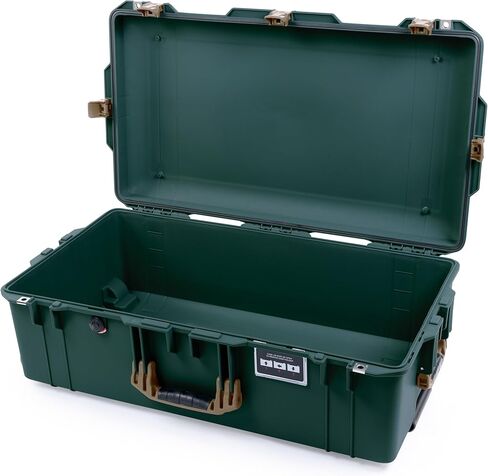 حقيبة Trekking Green Pelican 1615 Air مع مقابض ومزالج لأوساخ الصحراء الداكنة. تأتي فارغة ومع عجلات. in Kuwait