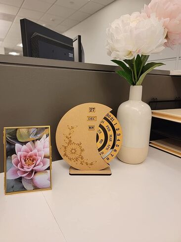 تقويم دائم 8.5 بوصة ديكور خشبي للمنزل والمكتب - قرص خشبي عتيق تقويم مكتب دائم بني in Kuwait