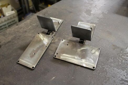Hidden Under Dash Air Lift Performance 3P/ 3H Compatible with Flip Out Controller Mount in Saudi Arabia