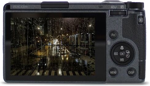 كاميرا Ricoh GR IIIx Urban Edition الرقمية (01158) تتضمن الحزمة: بطاقة ذاكرة سعة 64 جيجابايت، وقارئ بطاقات، ومحفظة بطاقات، وحقيبة كاميرا، ومجموعة تنظيف كاملة، وقبضة يد مرنة in Saudi Arabia