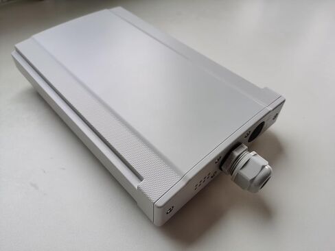 جهاز توجيه الوصول اللاسلكي الثابت TITAN 5100 5G CPE، داخلي/خارجي، اتصال عالي السرعة يصل إلى 3.6 جيجابت في الثانية، حامل على النافذة/الجدار/العمود، الناقل مفتوح (متجدد) in Saudi Arabia