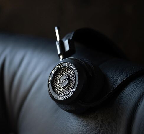سماعات رأس GRADO Classic Series SR325 مفتوحة من الخلف - سلكية، فوق الأذن، غلاف من الألومنيوم، صوت مفصل، الاستماع المنزلي in Kuwait