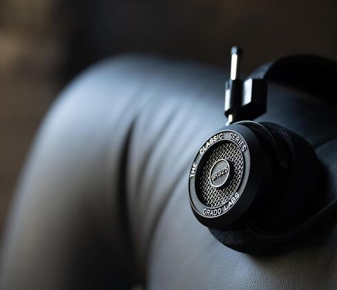 سماعات رأس GRADO Classic Series SR325 مفتوحة من الخلف - سلكية، فوق الأذن، غلاف من الألومنيوم، صوت مفصل، الاستماع المنزلي in Kuwait