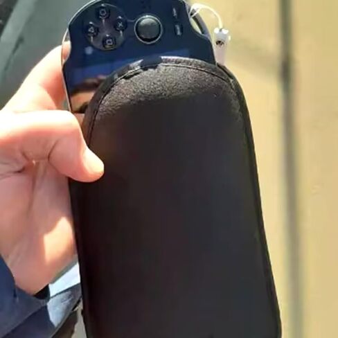 حافظة حمل ناعمة باللون الأسود حقيبة سفر محمولة مزودة بسحاب حقيبة مع حزام يد لسوني PSP 1000 2000 3000 وحدة تحكم الألعاب in Saudi Arabia