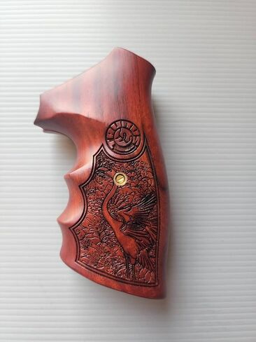 BMPL Hardwood Luxury Laser Grips Compatible with Taurus Medium/Large Frame.357 M44, 65, 66, 80, 82, 83, 96, 431, 441, 607, 608, 669 Revolver Handmade in Saudi Arabia
