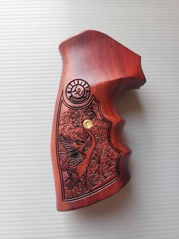 BMPL Hardwood Luxury Laser Grips Compatible with Taurus Medium/Large Frame.357 M44, 65, 66, 80, 82, 83, 96, 431, 441, 607, 608, 669 Revolver Handmade in Saudi Arabia
