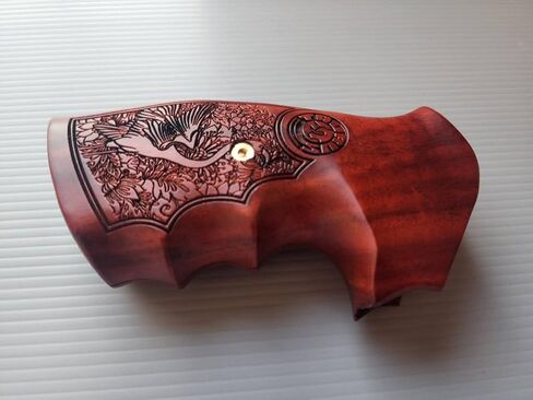 BMPL Hardwood Luxury Laser Grips Compatible with Taurus Medium/Large Frame.357 M44, 65, 66, 80, 82, 83, 96, 431, 441, 607, 608, 669 Revolver Handmade in Saudi Arabia