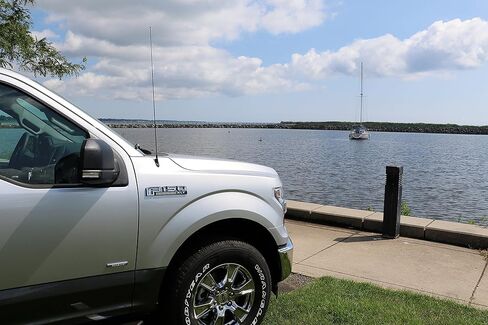 AntennaMastsRus - 31 Inch Black Antenna Mast fits Toyota Celica, FJ Cruiser, Highlander, MR2, RAV4, Sequoia, Sienna, Tacoma, Tundra, T100, 4 Runner Spring Steel in Saudi Arabia