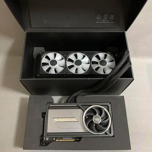 (بدون وحدة معالجة الرسومات) بطاقة رسومات ROG Astral LC GeForce RTX 5090، فقط كديكور أو عرض، أو نموذج قابل للتجميع، أو شكل بطاقة، أو تزيين غرفة الألعاب أو المكتب in Kuwait