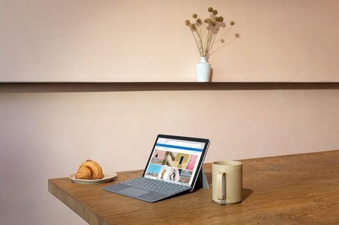 تابلت Microsoft Surface Go، كمبيوتر محمول بشاشة لمس 10 بوصة (1800 × 1200)، معالج Intel Pentium 4415Y، ذاكرة الوصول العشوائي 8 جيجابايت، 128 جيجابايت SSD، Windows 11 Pro (متجدد) in Kuwait