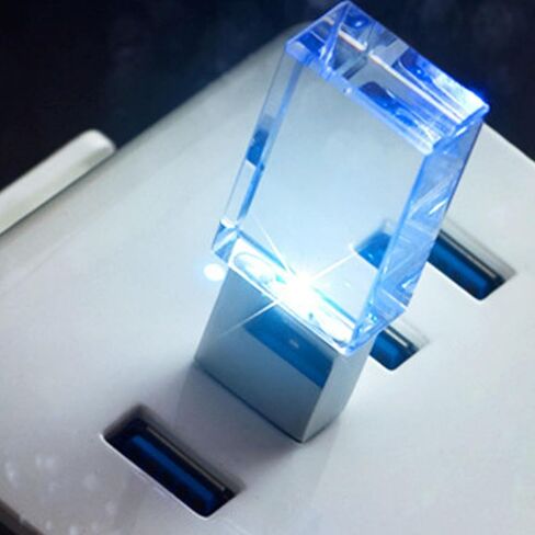 محرك فلاش USB كريستال شفاف مضيء مخصص مع محرك فلاش USB كريستال داخلي إبداعي (8 جيجابايت * 10 عبوات) in Kuwait