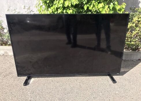 #v6 Compatible with vizio TV Legs Stand for Models D58u-D3 m60-C3 m70-C3 in Kuwait