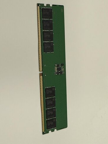 SK Hyn(Hynix) ذاكرة وصول عشوائي أصلية 16 جيجابايت DDR5 5600 ميجا هرتز عالية الأداء للألعاب PC5-44800 UDIMM غير مخزنة غير ECC 1Rx8 CL46 حزمة ذاكرة الكمبيوتر المكتبي OEM in Kuwait