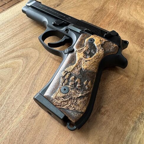 مقابض Shadowskull المصنوعة يدويًا من الخشب الصلب لسلسلة Beretta 92/96 / M9 - ألواح قبضة منحوتة على شكل جمجمة متوافقة مع Beretta 92FS، 92، 96، M9، Girsan Regard MC - استبدال ما بعد البيع in Kuwait