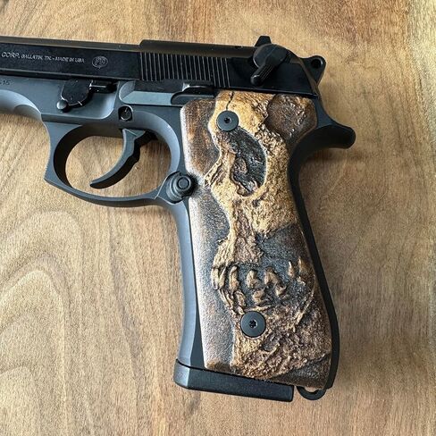 مقابض Shadowskull المصنوعة يدويًا من الخشب الصلب لسلسلة Beretta 92/96 / M9 - ألواح قبضة منحوتة على شكل جمجمة متوافقة مع Beretta 92FS، 92، 96، M9، Girsan Regard MC - استبدال ما بعد البيع in Kuwait
