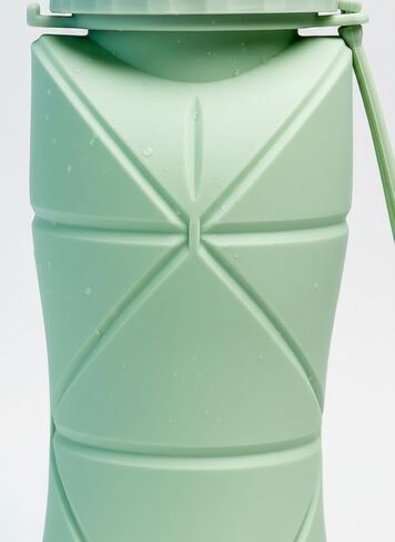 Collapsible Silicone Water Bottle Foldable Travel Cup, Food Grade, Green, Space-Saving Design, 500ml Capacity in Kuwait