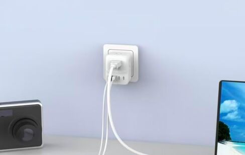 قطعة واحدة من موسع منفذ الحائط الواقي من زيادة التيار، 4 منافذ توصيل مع 4 منافذ USB (2 USB C)، مقبس حائط متعدد التوصيل للمنزل والمكتب والمدرسة وأساسيات السكن الجامعي، أبيض in Kuwait