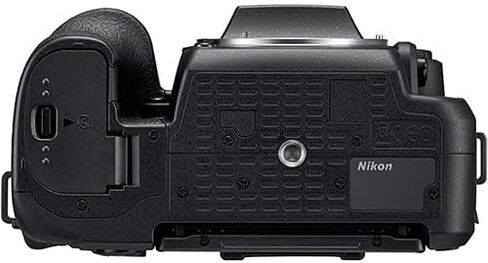 هيكل كاميرا Nikon D7500 DSLR، مستشعر DX بدقة 20.9 ميجابكسل، فيديو 4K UHD، حزمة تصوير 51 نقطة AF 8 إطارًا في الثانية مع بطارية بديلة EN EL15C + مجموعة تنظيف + بطاقة ذاكرة سعة 64 جيجابايت in Kuwait