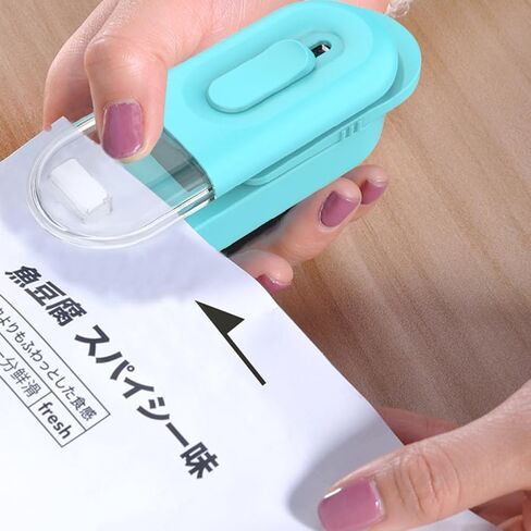Mini Bag Sealer, 2 in 1 Mini Bag Sealer Heat Seal and Cutter, Portable Resealer Machine for Plastic Bags Food Storage Snacks Freshness (2xAA Batteries not Included) in Kuwait