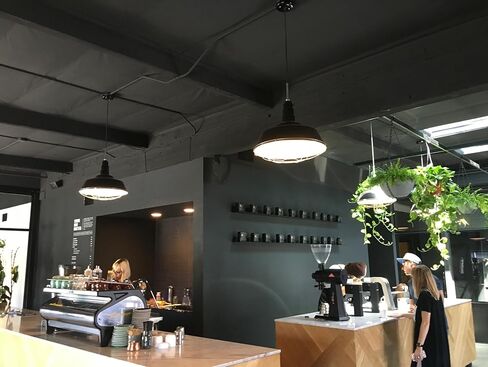 Steel Lighting Co. Manhattan Warehouse Light | Ceiling Mounted Pendant | 20 inch Dome | 12 inch Stem | Large Steel Barn Light Made in America | Matte Black Exterior/White Interior in Kuwait