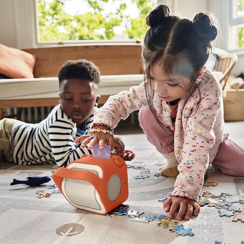 حزمة Yoto Player + حزمة المبتدئين للأطفال الكبار + النظام الشمسي + Brainbots: كوكبنا + سترة الفاكهة - مشغل صوت بلوتوث بدون شاشة للأطفال، جهاز سفر الكل في 1 للقصص والموسيقى in Kuwait
