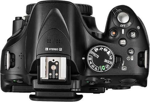 كاميرا Nikon D5200 DSLR مع عدسة 18-55 مم II، 39 نقطة AF، شاشة LCD متغيرة الزاوية، فيديو عالي الدقة 1080 بكسل + طقم مرشح 52 مم + برنامج صور + بطاقة 64 جيجابايت + بطارية EN-EL14 بديلة + المزيد (حزمة مكونة من 18 قطعة) in Kuwait