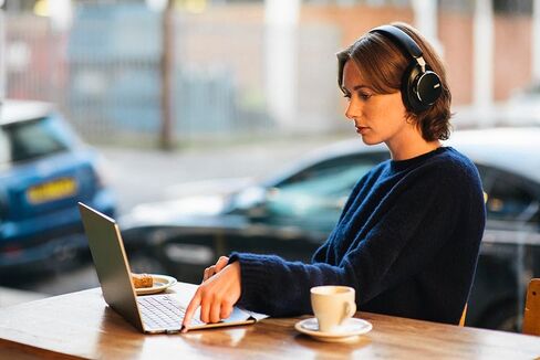 AKG N9 Hybrid - سماعات الرأس اللاسلكية المانعة للضوضاء (متجددة) in Kuwait